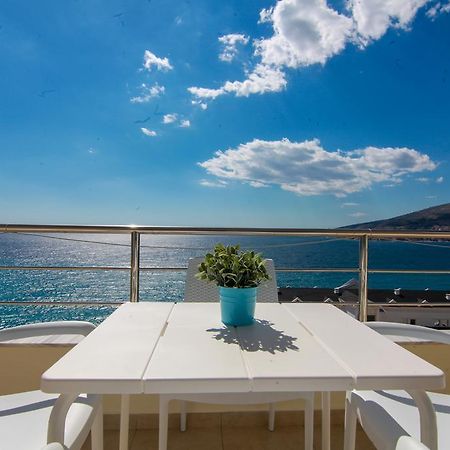 Blue Sea Apartments Sarandë Eksteriør bilde