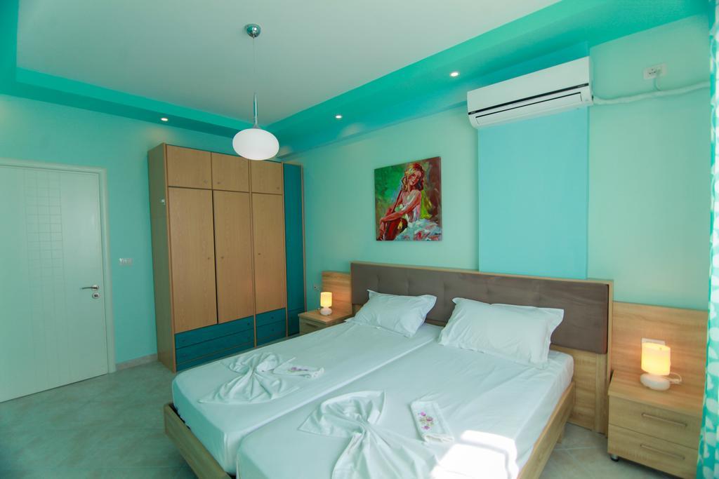 Blue Sea Apartments Sarandë Eksteriør bilde