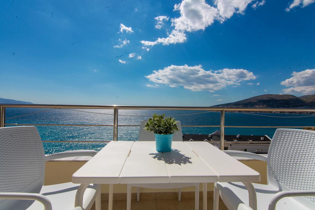 Blue Sea Apartments Sarandë Eksteriør bilde