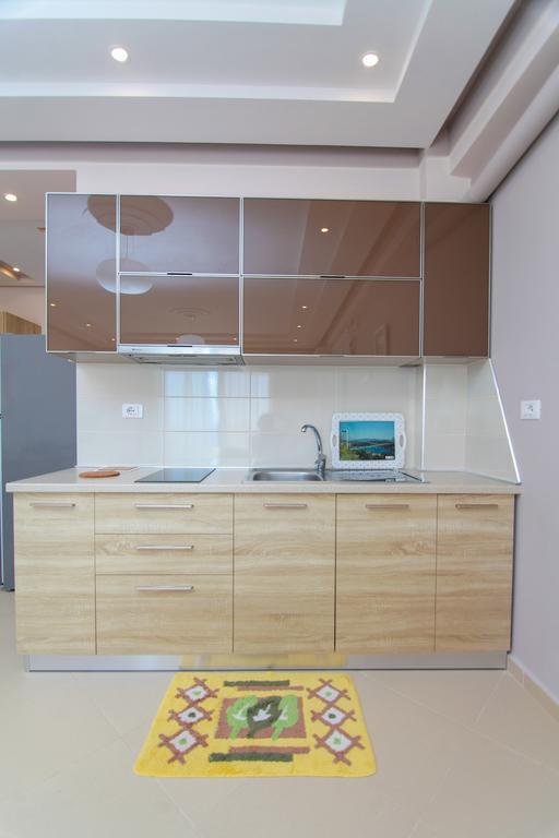 Blue Sea Apartments Sarandë Eksteriør bilde