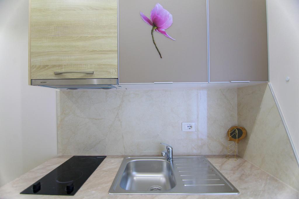 Blue Sea Apartments Sarandë Eksteriør bilde