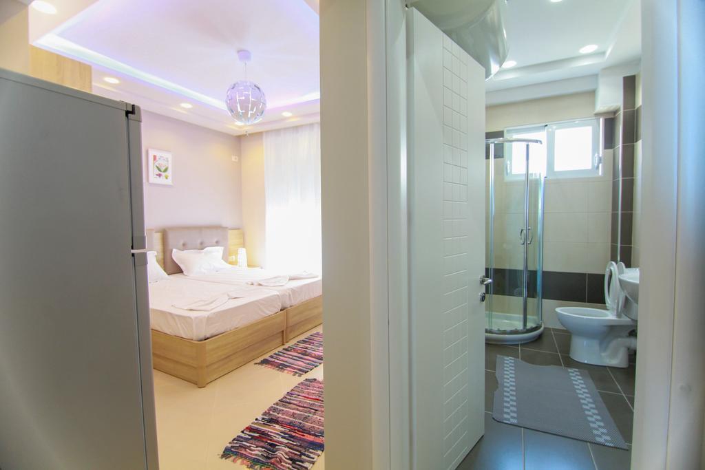Blue Sea Apartments Sarandë Eksteriør bilde